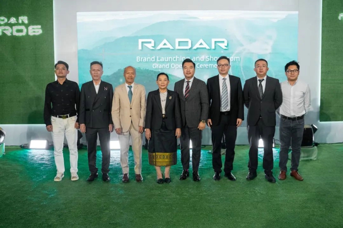 当地时间11月21日，吉利雷达在老挝万象首家旗舰店举行上市发布会，中国首款原生纯电皮卡雷达RD6正式进入东南亚市场。